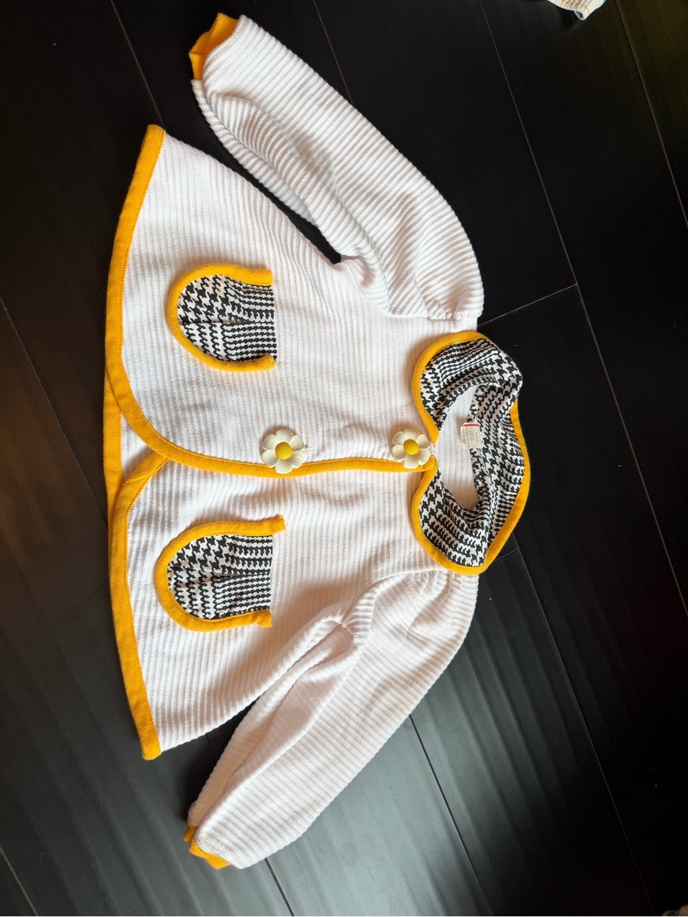 VINTAGE toddler girl jacket white yellow black houndstooth w daisies Euc size 4